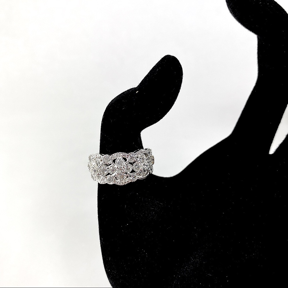 CZ Sterling Silver Floral Style Ring Size 8